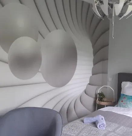 Blue Sky Apartment *